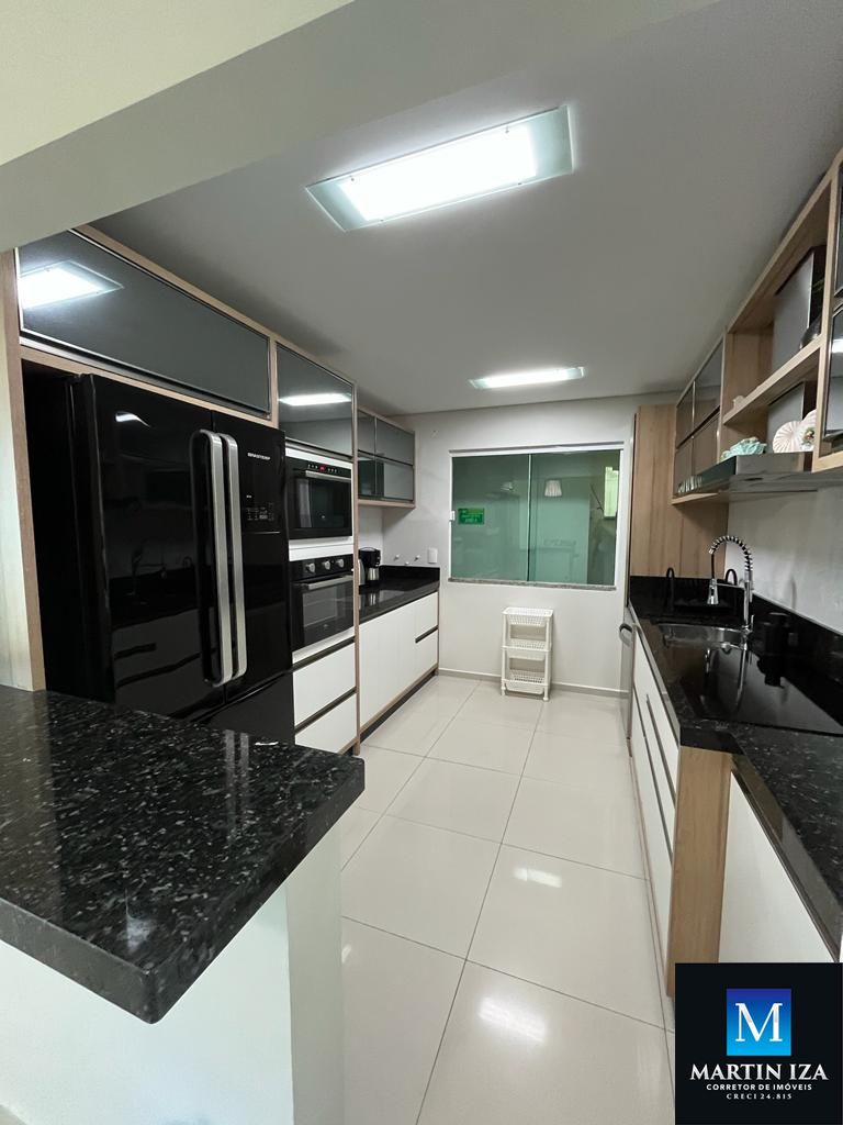 Apartamento com 3 Dormitórios para alugar, 100 m² por R$ 700,00