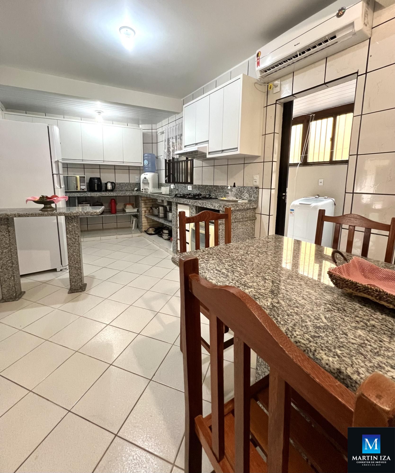 Apartamento com 3 Dormitórios para alugar, 110 m² por R$ 850,00