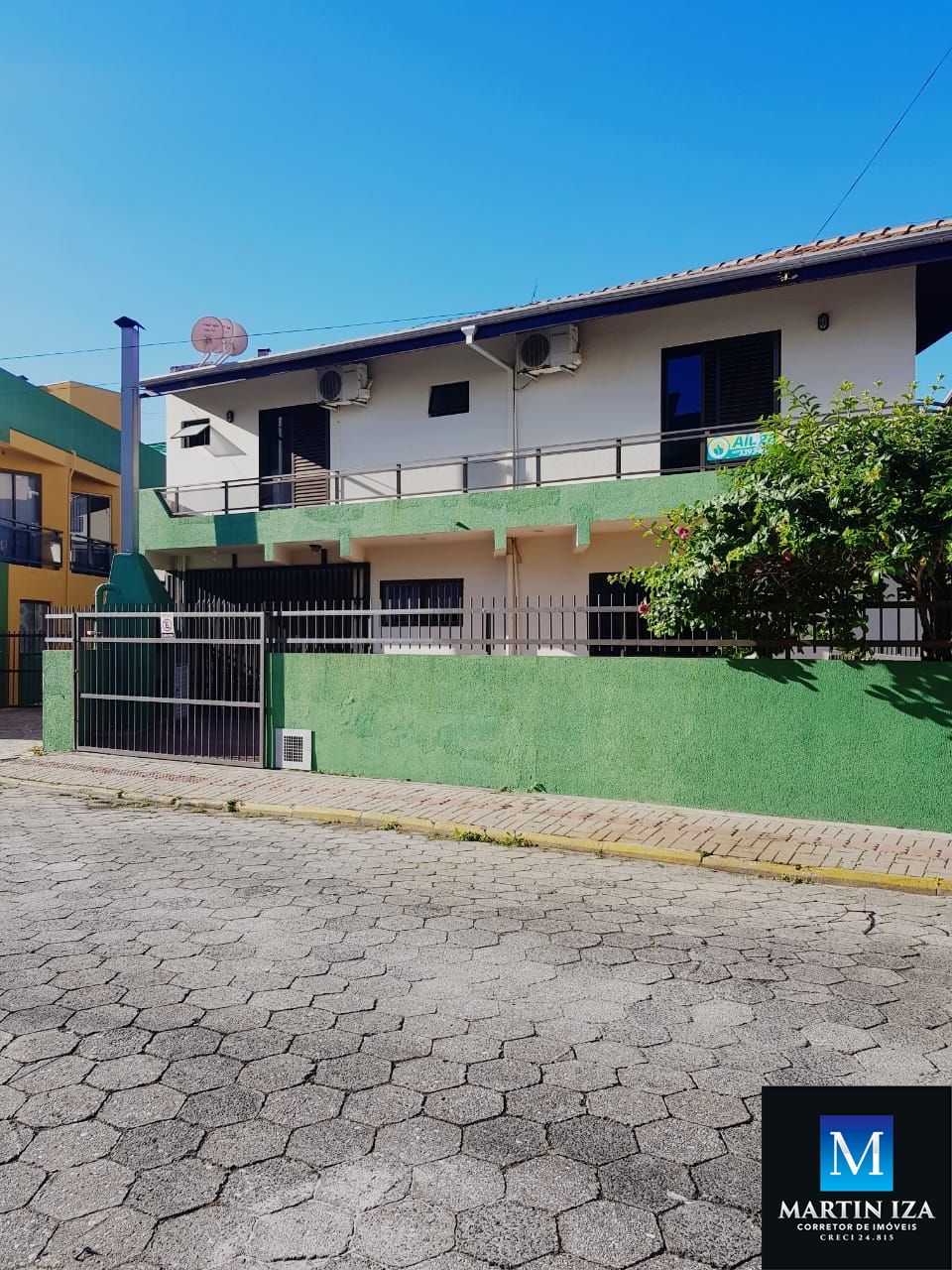 Apartamento com 3 Dormitórios para alugar, 100 m² por R$ 600,00