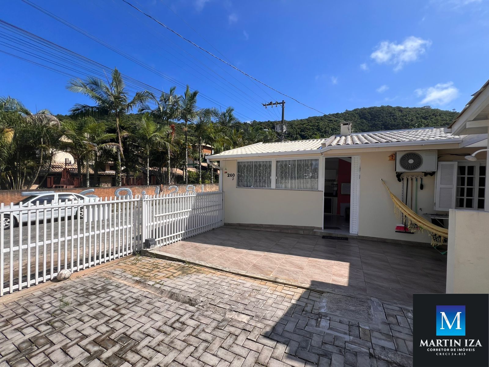 Casa para alugar  no Bombas - Bombinhas, SC. Imveis