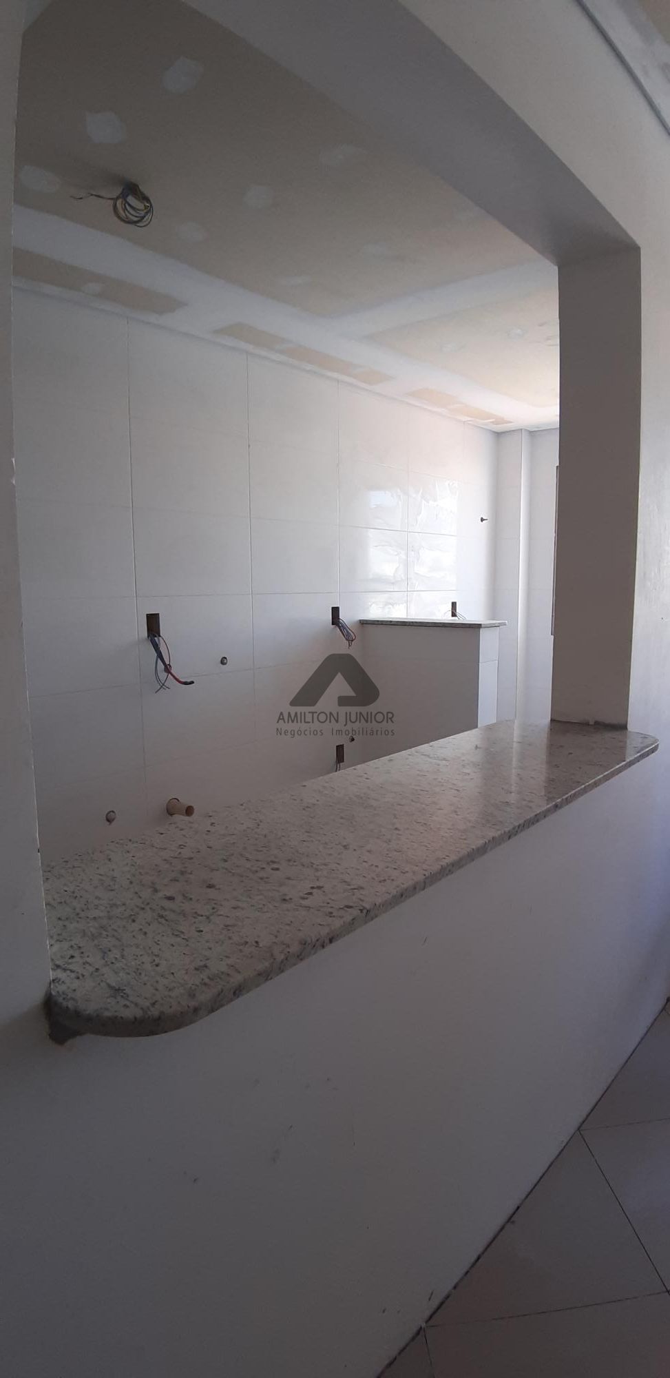 Apartamento à venda com 1 quarto, 42m² - Foto 2