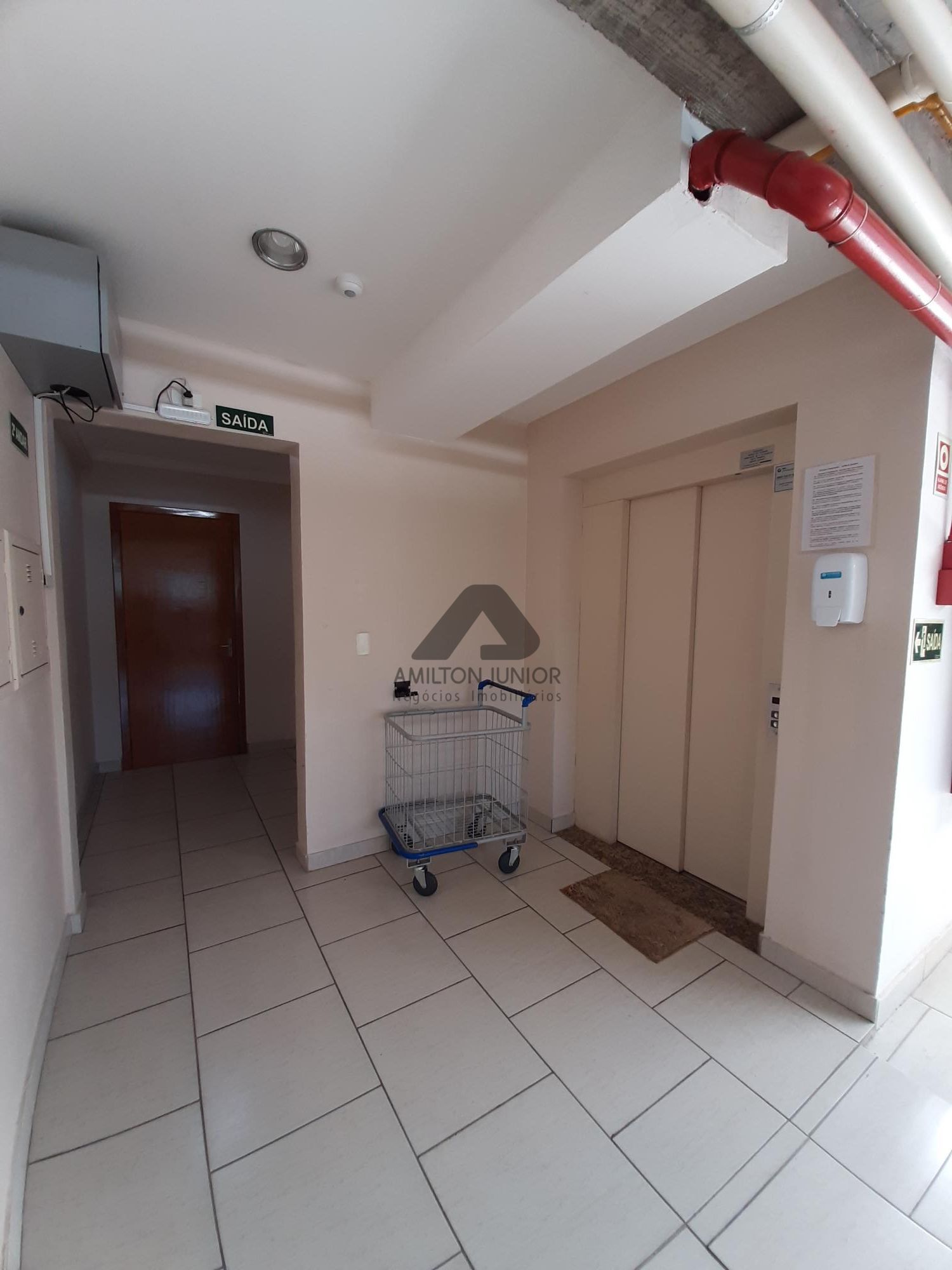 Apartamento à venda com 1 quarto, 53m² - Foto 18