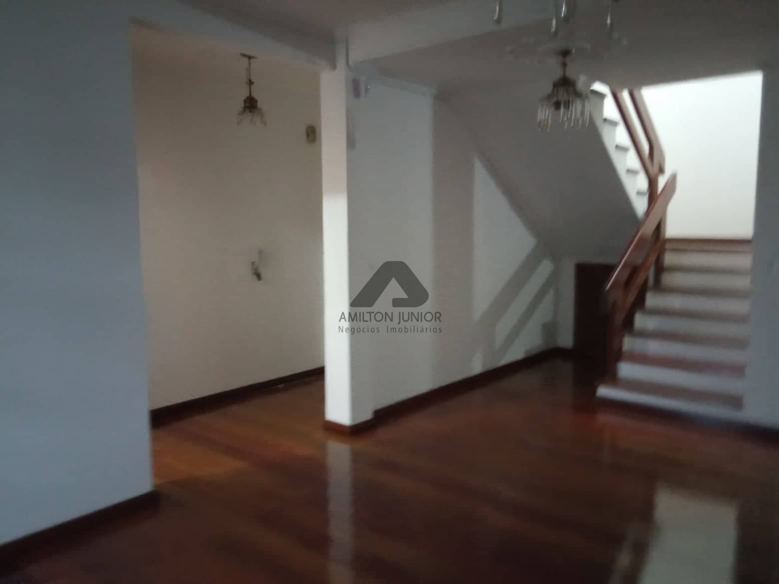 Casa à venda com 3 quartos, 351m² - Foto 9