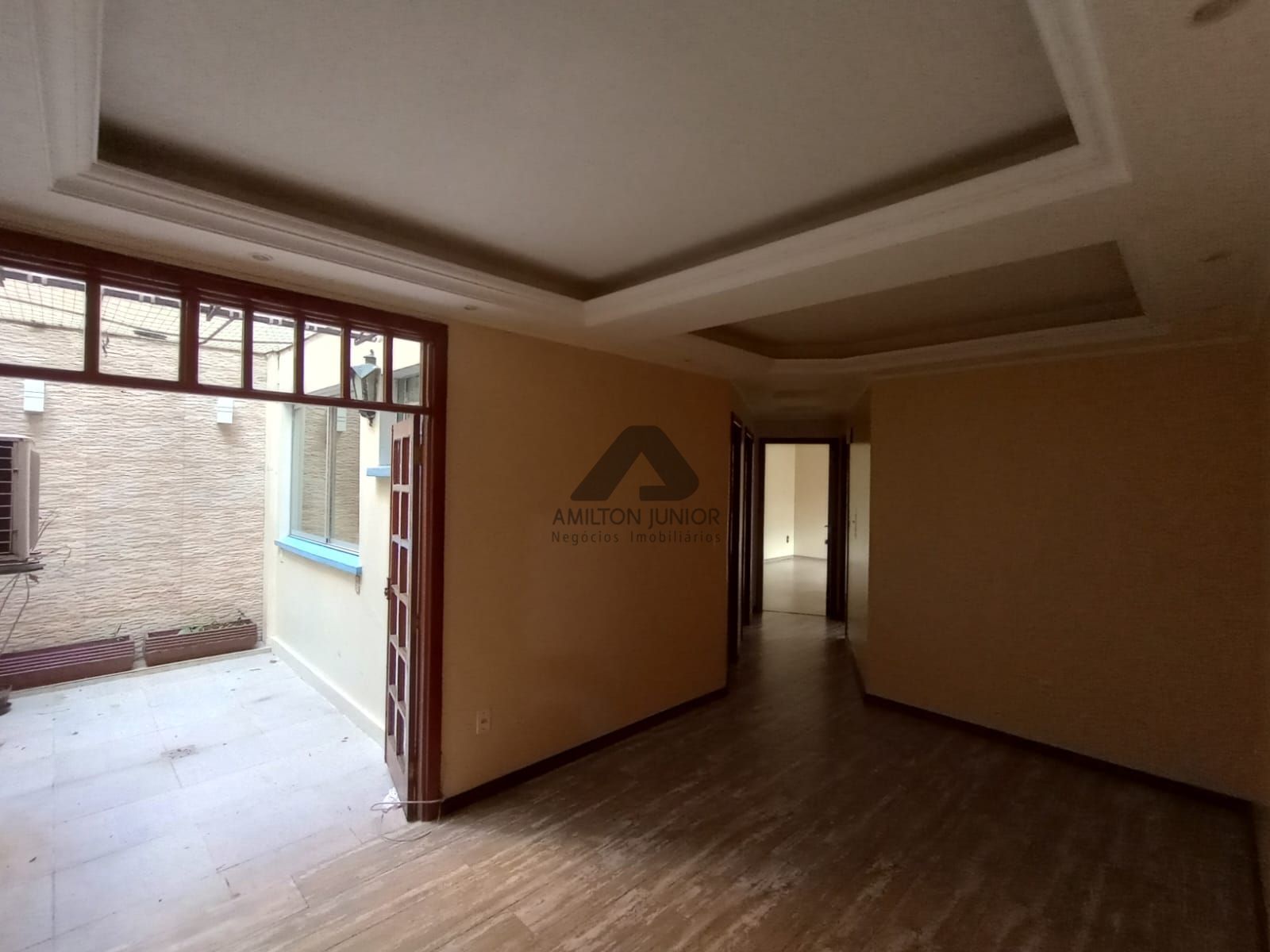 Apartamento à venda com 2 quartos, 87m² - Foto 2