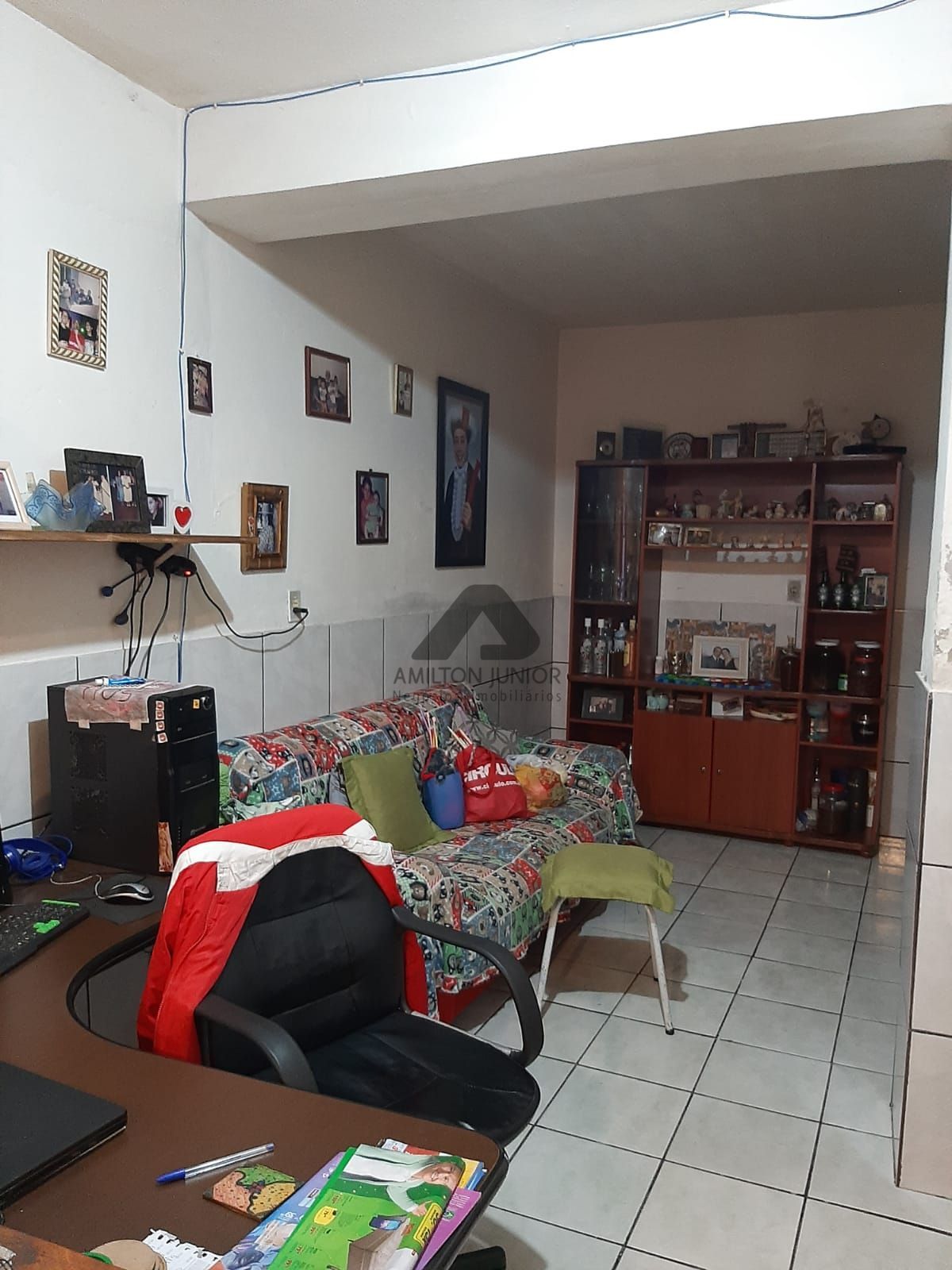 Casa à venda com 3 quartos, 240m² - Foto 2