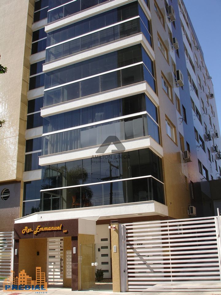 Apartamento à venda com 3 quartos, 117m² - Foto 1