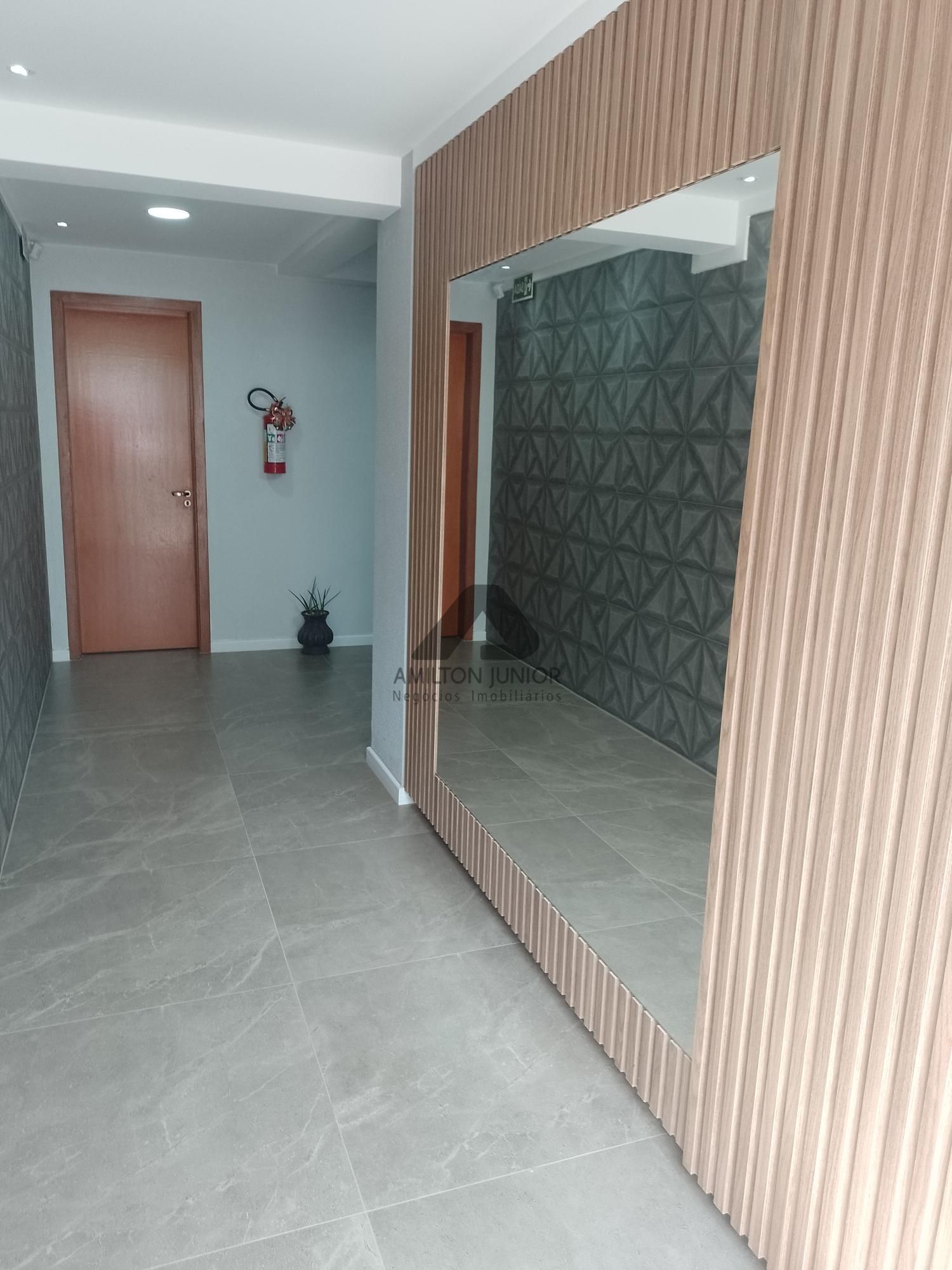 Apartamento à venda com 3 quartos, 106m² - Foto 3