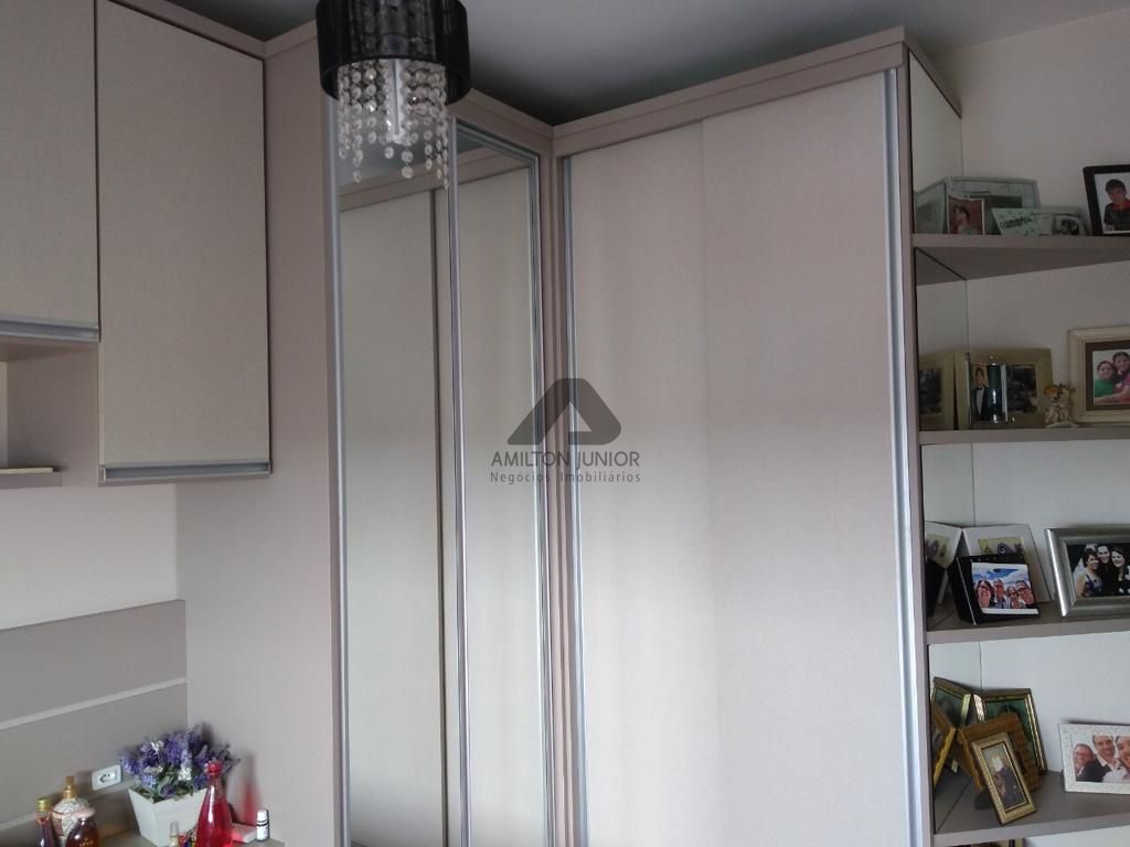 Apartamento à venda com 2 quartos, 75m² - Foto 11