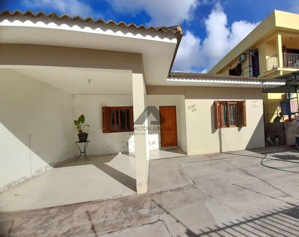 Casa à venda com 2 quartos, 84m² - Foto 1