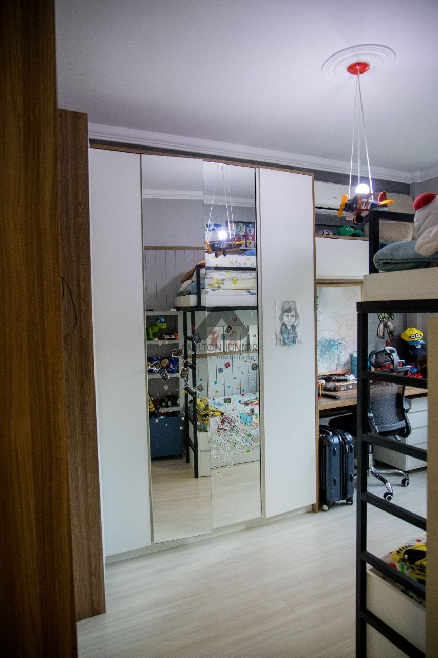 Apartamento à venda com 3 quartos, 117m² - Foto 19