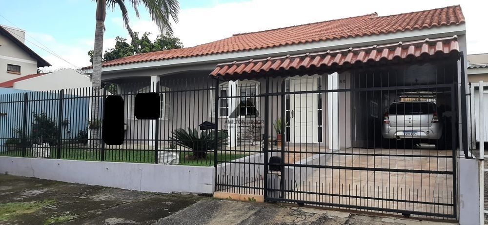 Casa à venda com 4 quartos, 194m² - Foto 1