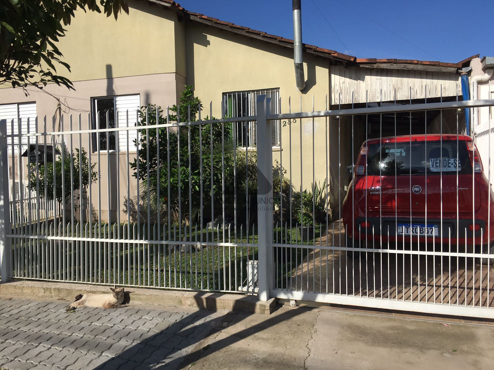 Casa à venda com 2 quartos, 60m² - Foto 1