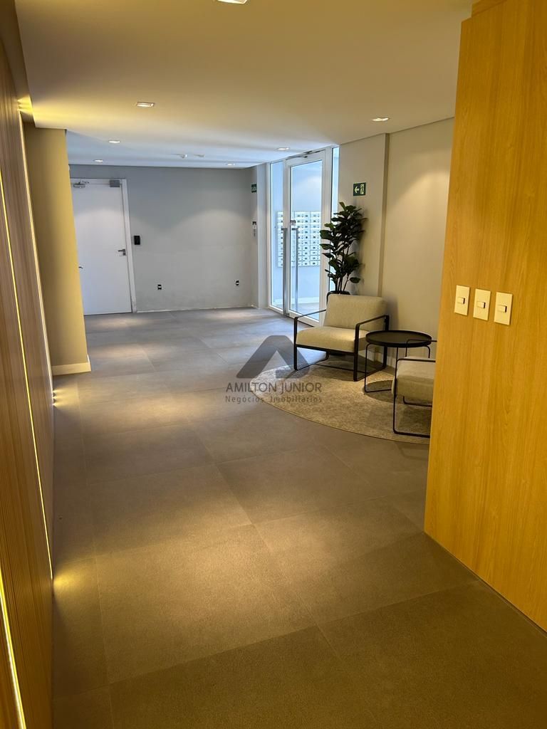 Apartamento à venda com 3 quartos, 135m² - Foto 1