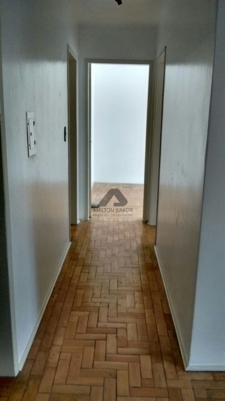 Apartamento à venda com 2 quartos, 67m² - Foto 4