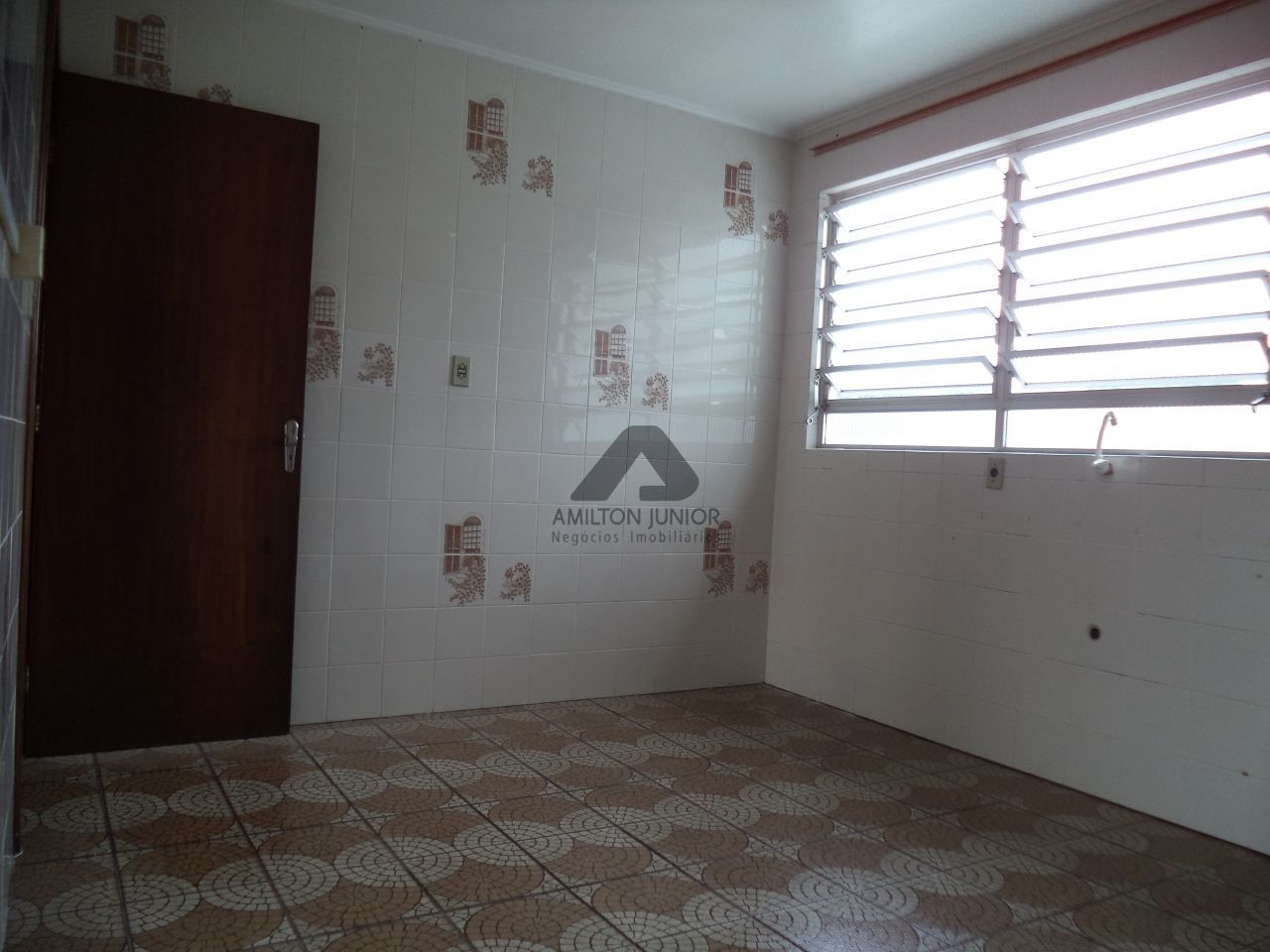 Apartamento à venda com 3 quartos, 110m² - Foto 3