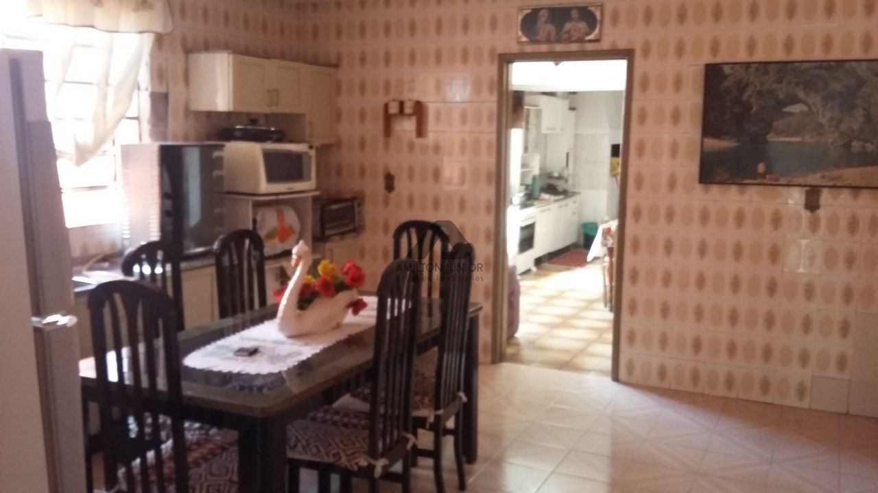 Casa Comercial à venda com 6 quartos, 360m² - Foto 2