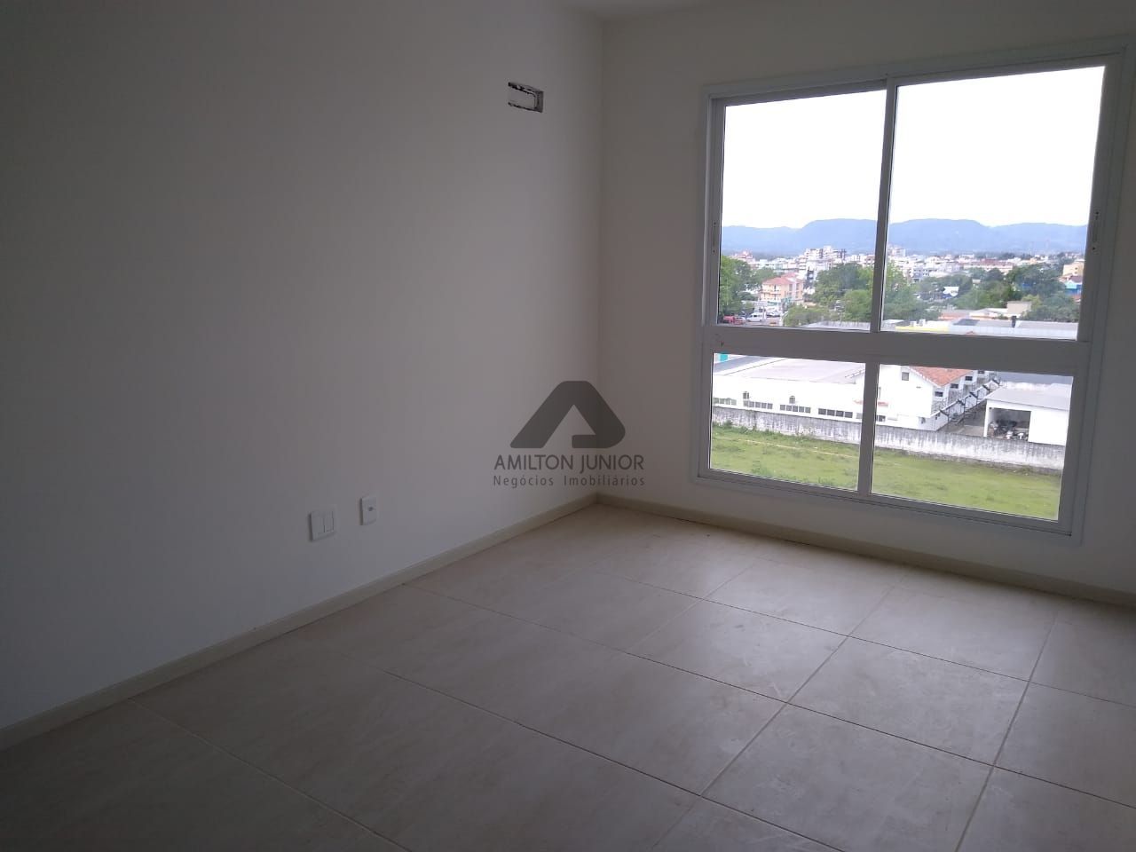 Apartamento à venda com 1 quarto, 42m² - Foto 3