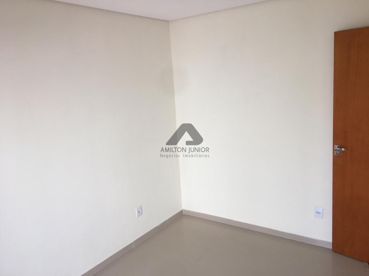 Casa à venda com 2 quartos, 65m² - Foto 12