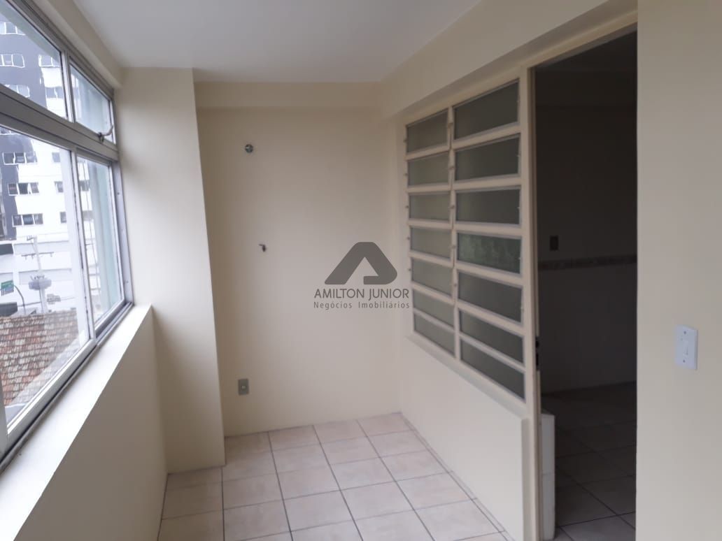 Apartamento à venda com 2 quartos, 99m² - Foto 9