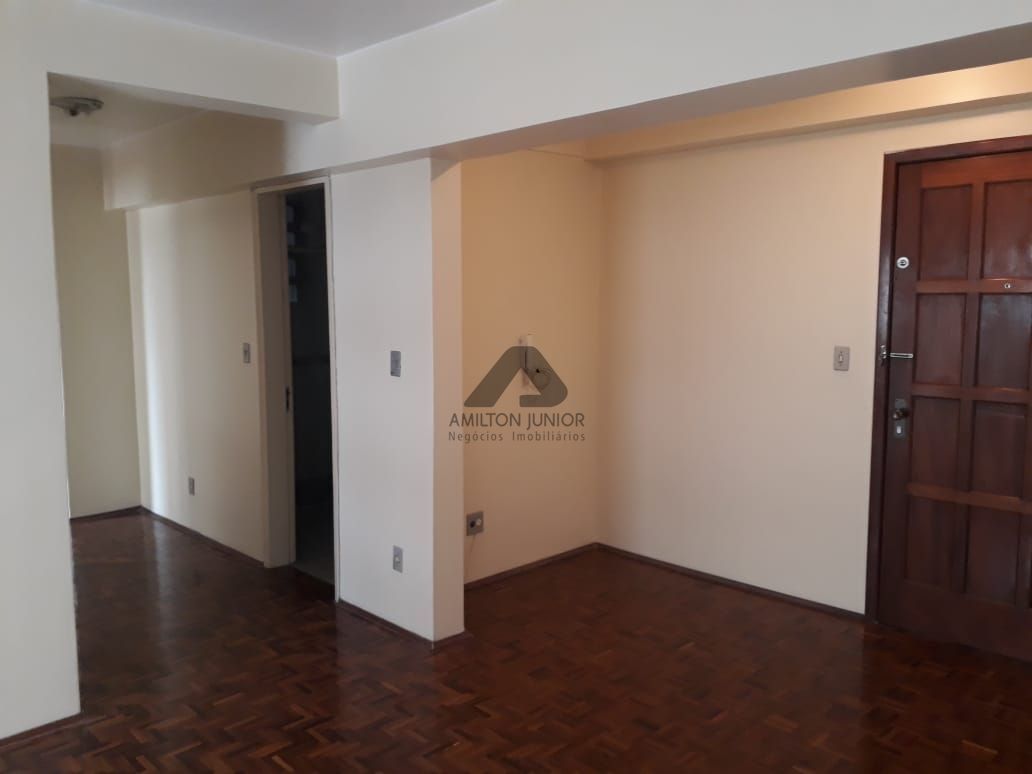 Apartamento à venda com 2 quartos, 99m² - Foto 2