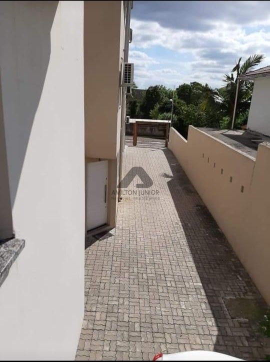 Casa de Condomínio à venda com 3 quartos, 106290m² - Foto 11