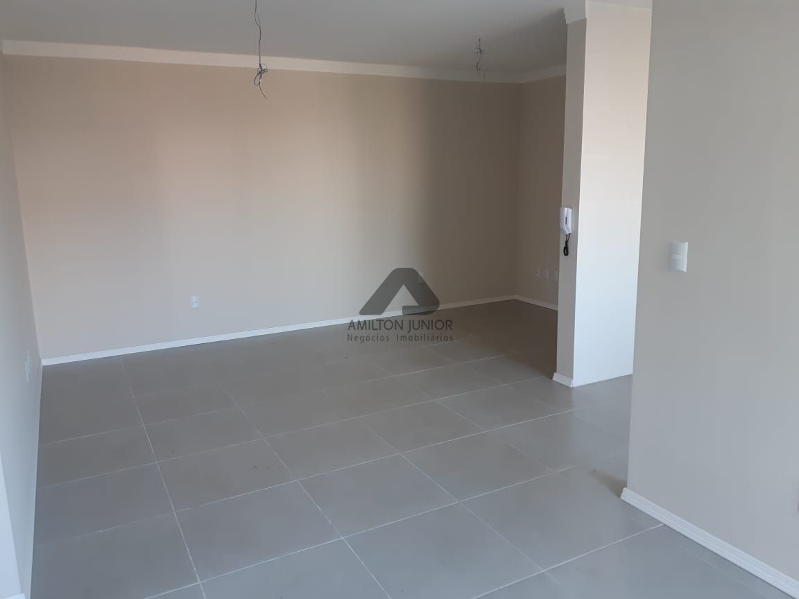 Apartamento à venda com 2 quartos, 62m² - Foto 3