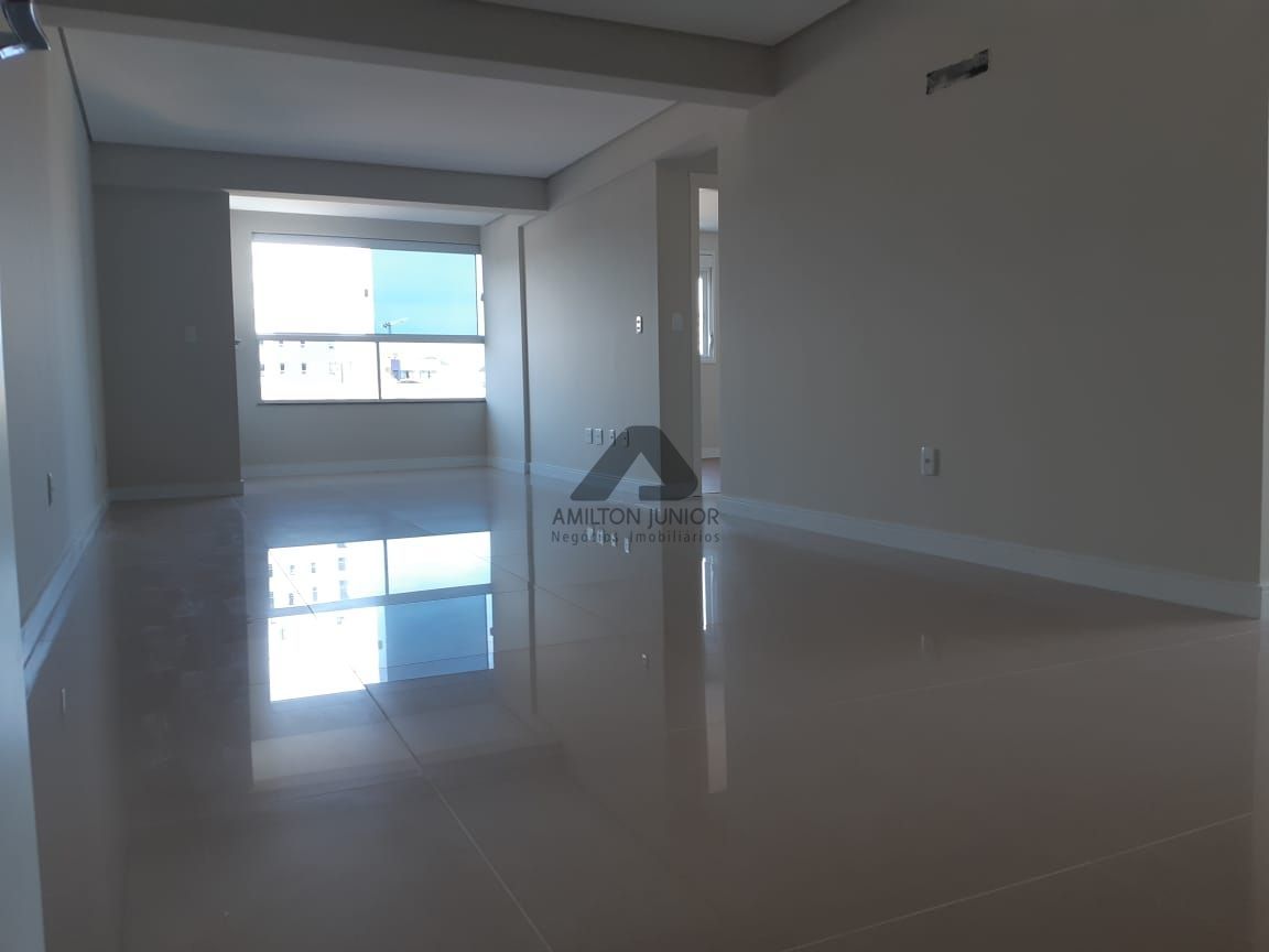 Apartamento à venda com 2 quartos, 80m² - Foto 3