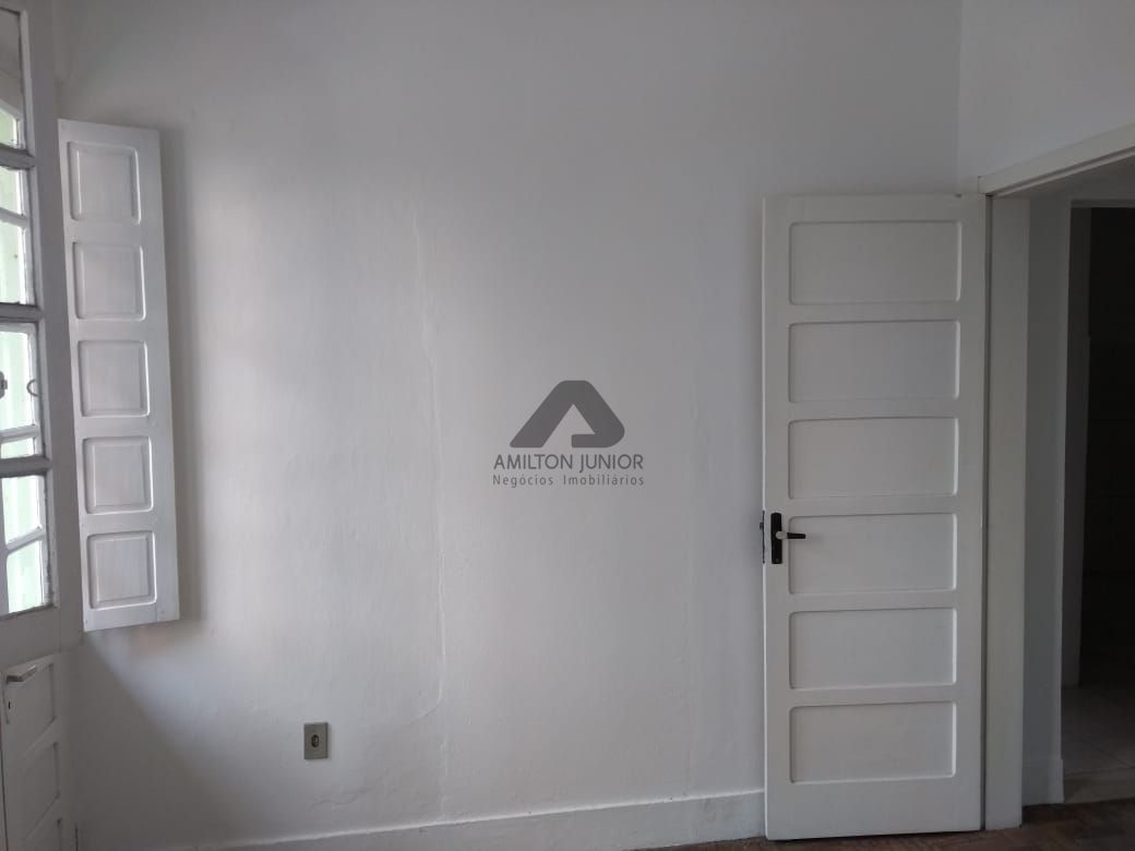 Apartamento à venda com 2 quartos, 67m² - Foto 4