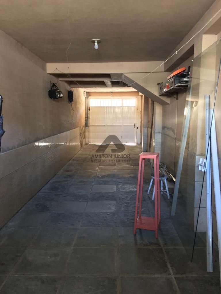 Casa à venda com 4 quartos, 250m² - Foto 30