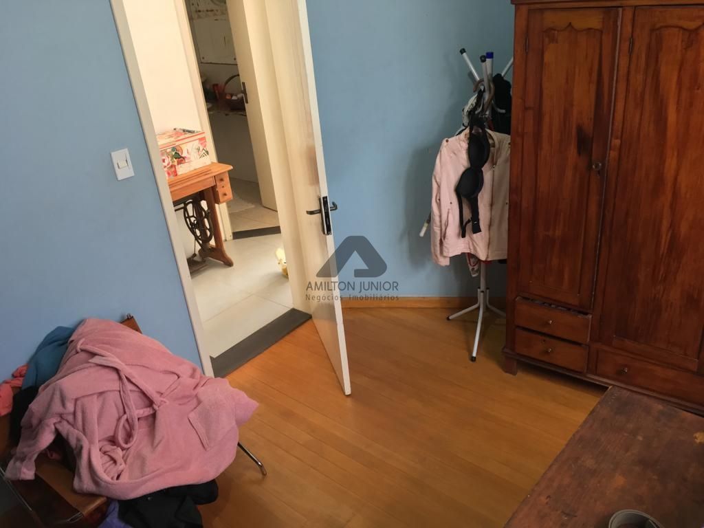 Casa à venda com 4 quartos, 250m² - Foto 22