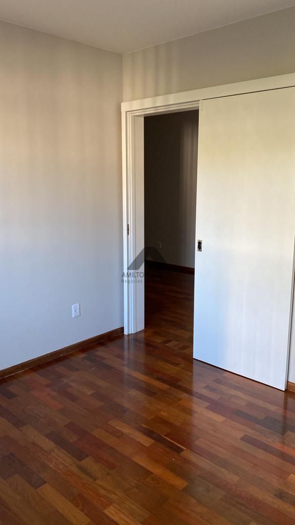 Apartamento à venda com 4 quartos, 162m² - Foto 17