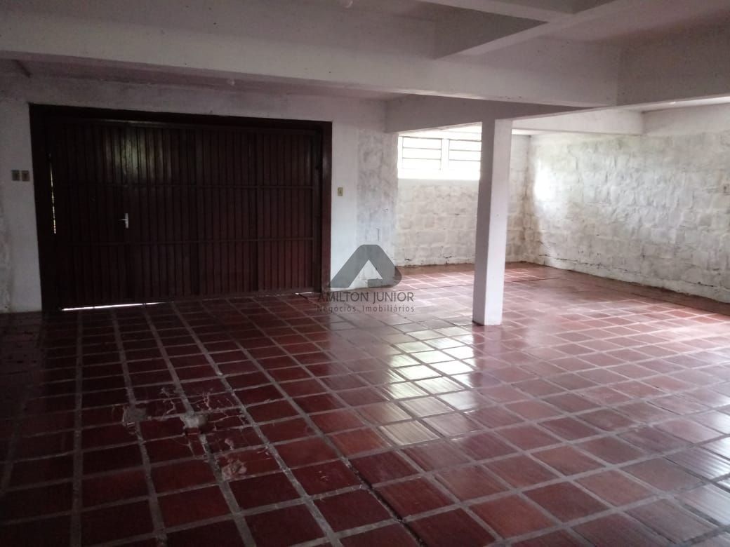 Casa à venda com 4 quartos, 250m² - Foto 9