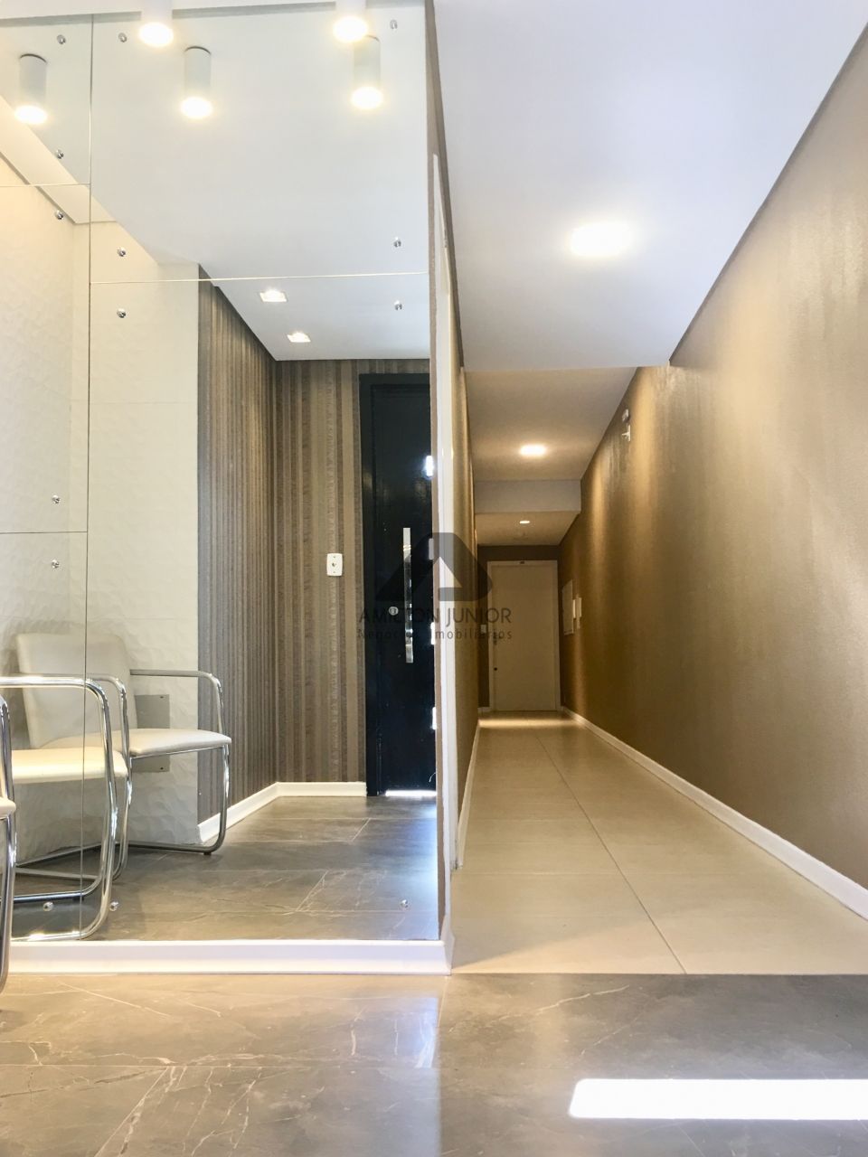 Cobertura à venda com 4 quartos, 220m² - Foto 2