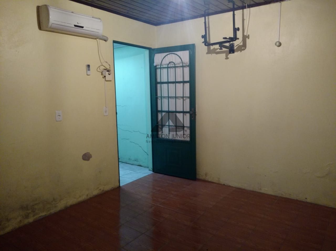 Casa à venda com 3 quartos, 300m² - Foto 7