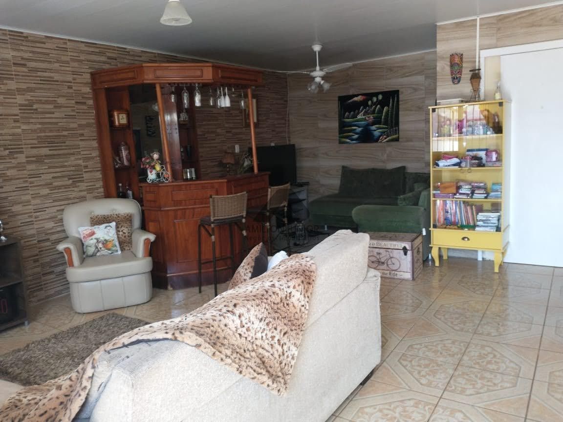 Casa à venda com 3 quartos, 180m² - Foto 4