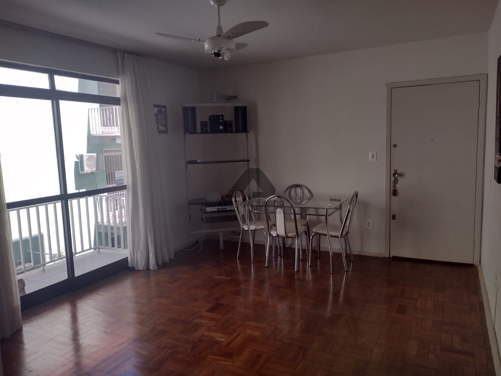 Apartamento à venda com 2 quartos, 80m² - Foto 3