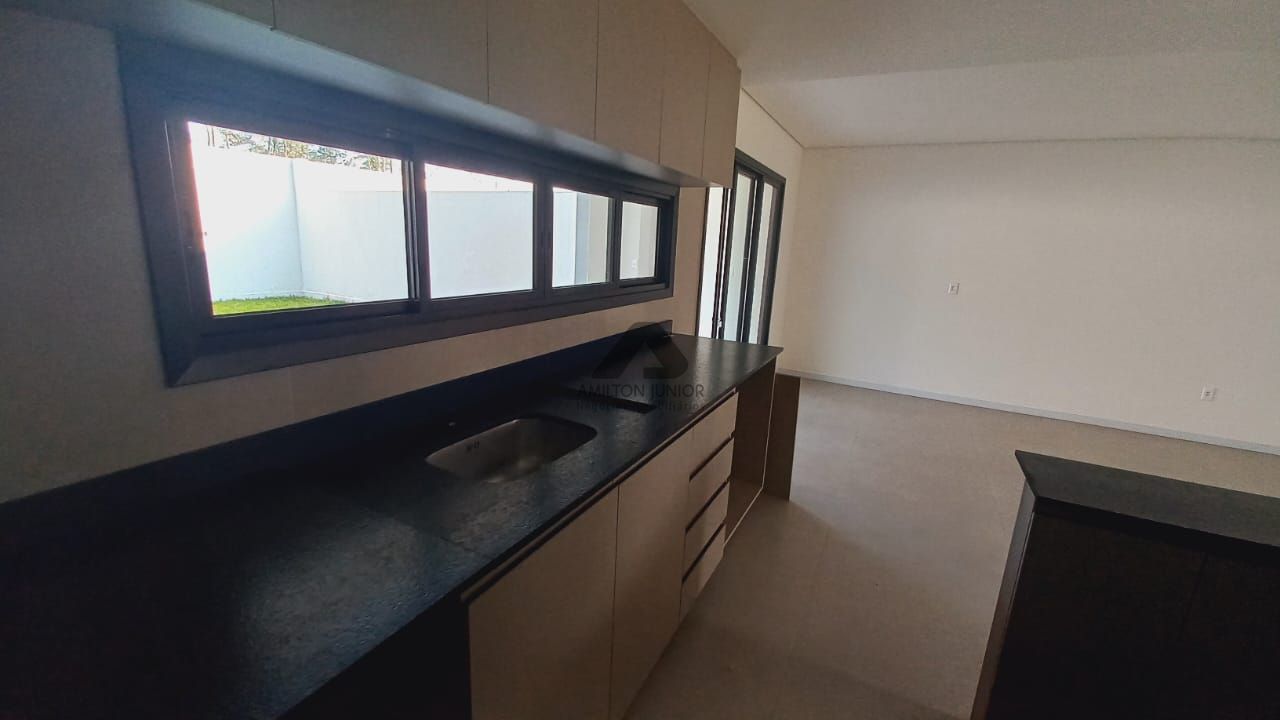 Casa à venda com 3 quartos, 172m² - Foto 18