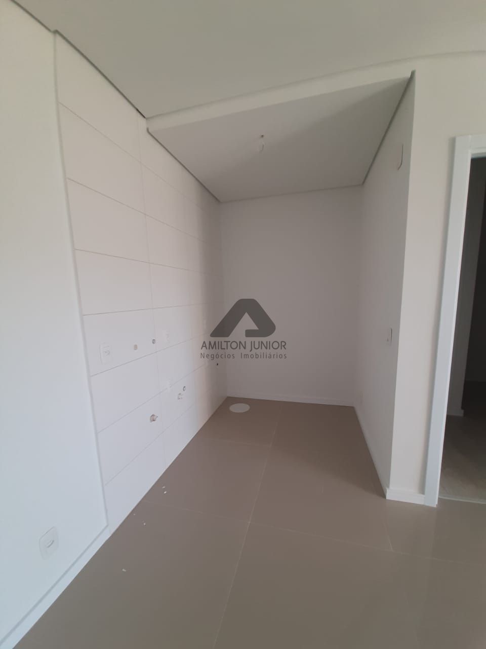 Apartamento à venda com 1 quarto, 38m² - Foto 3