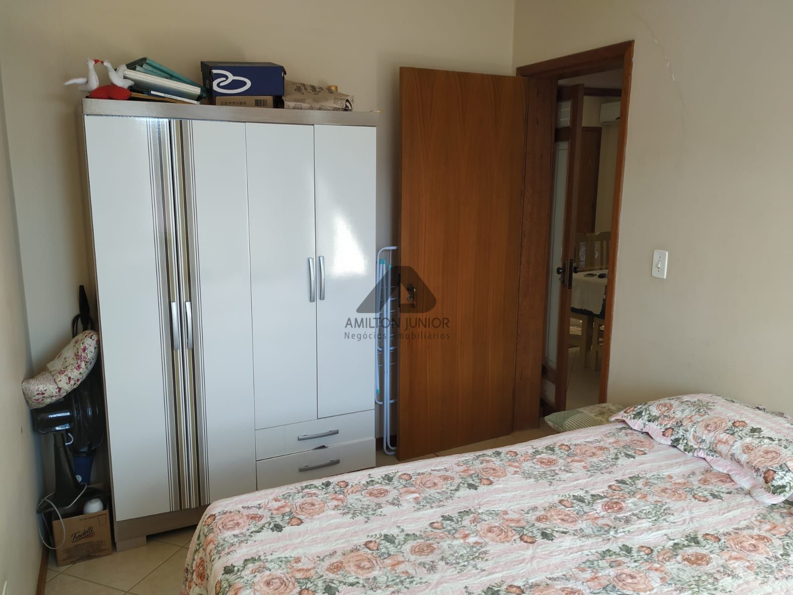 Apartamento à venda com 2 quartos, 75m² - Foto 11