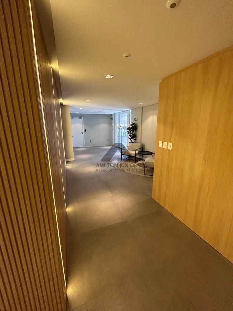 Apartamento à venda com 3 quartos, 135m² - Foto 2