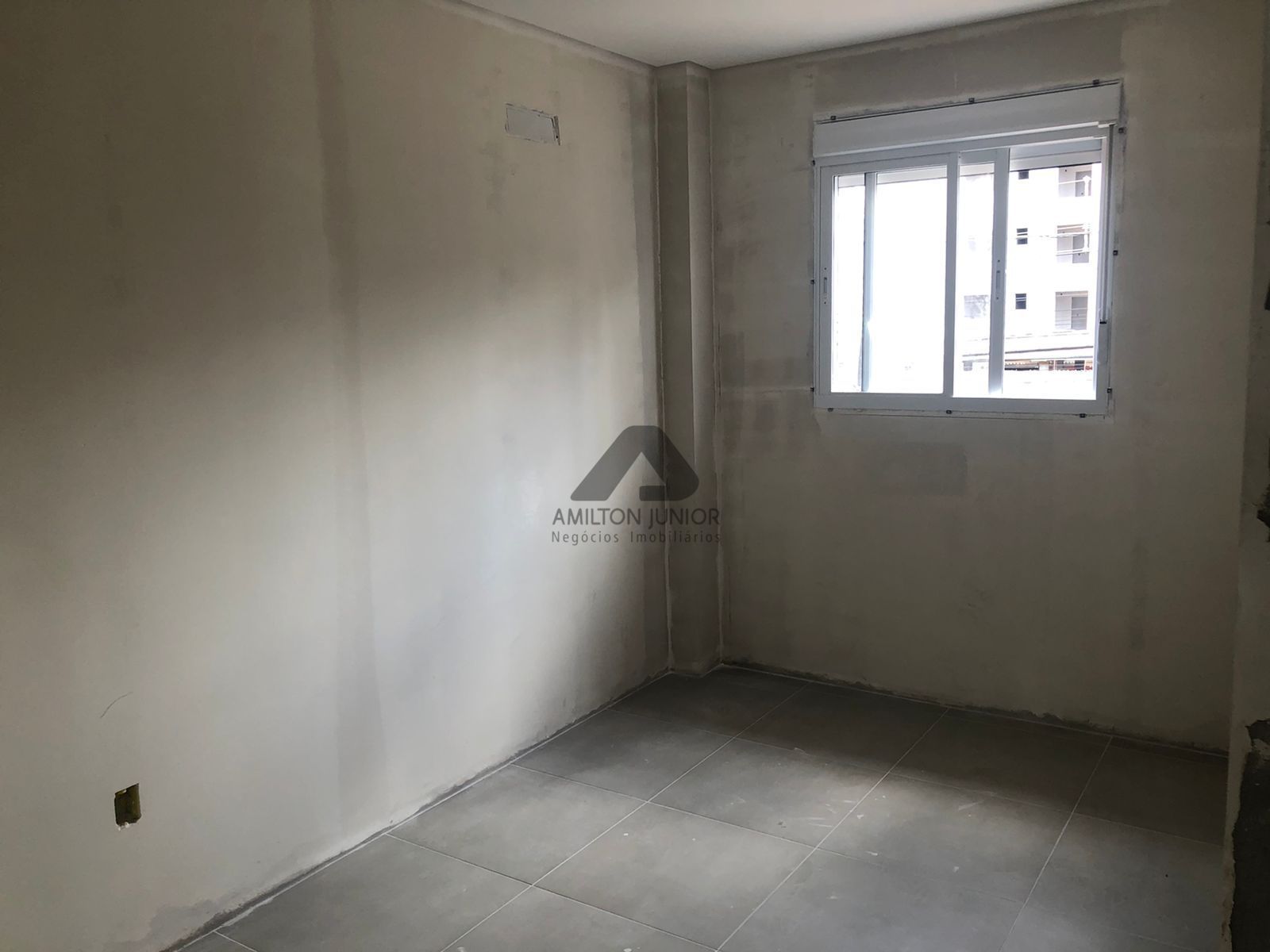 Apartamento à venda com 2 quartos, 79m² - Foto 5