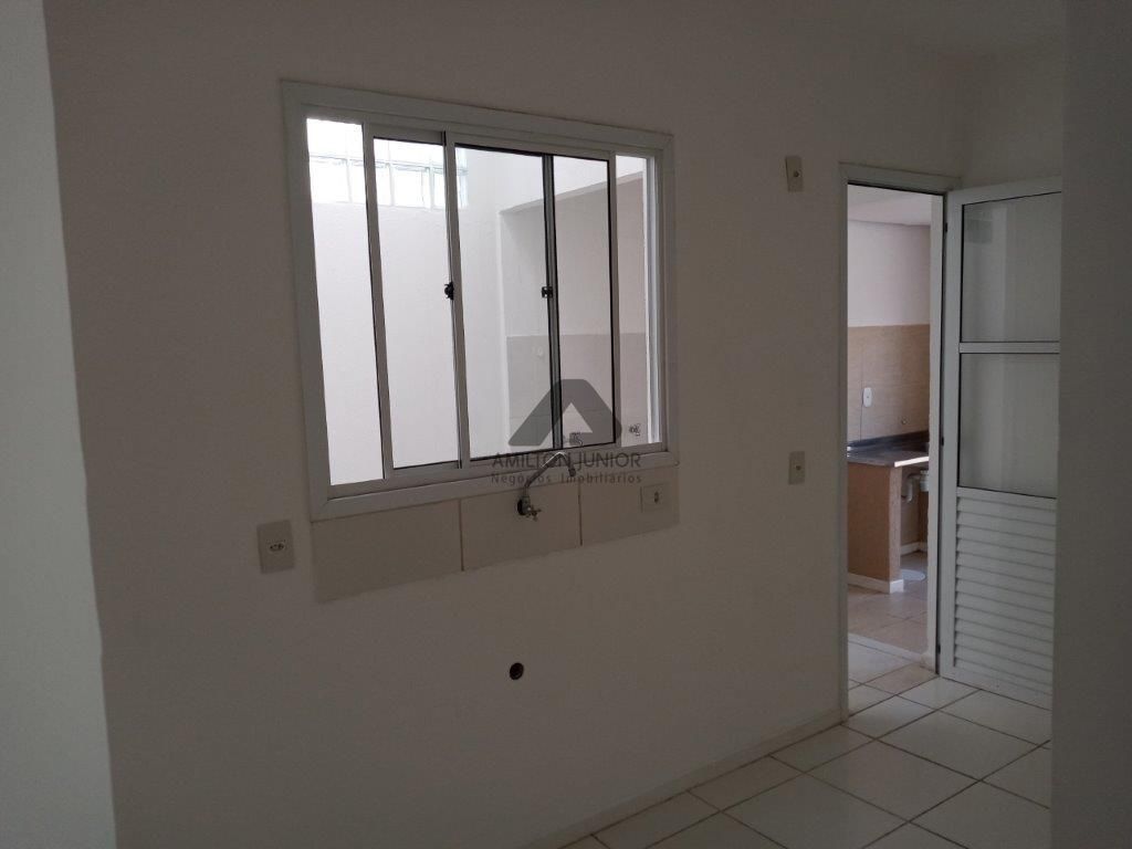 Casa à venda com 3 quartos, 70m² - Foto 9