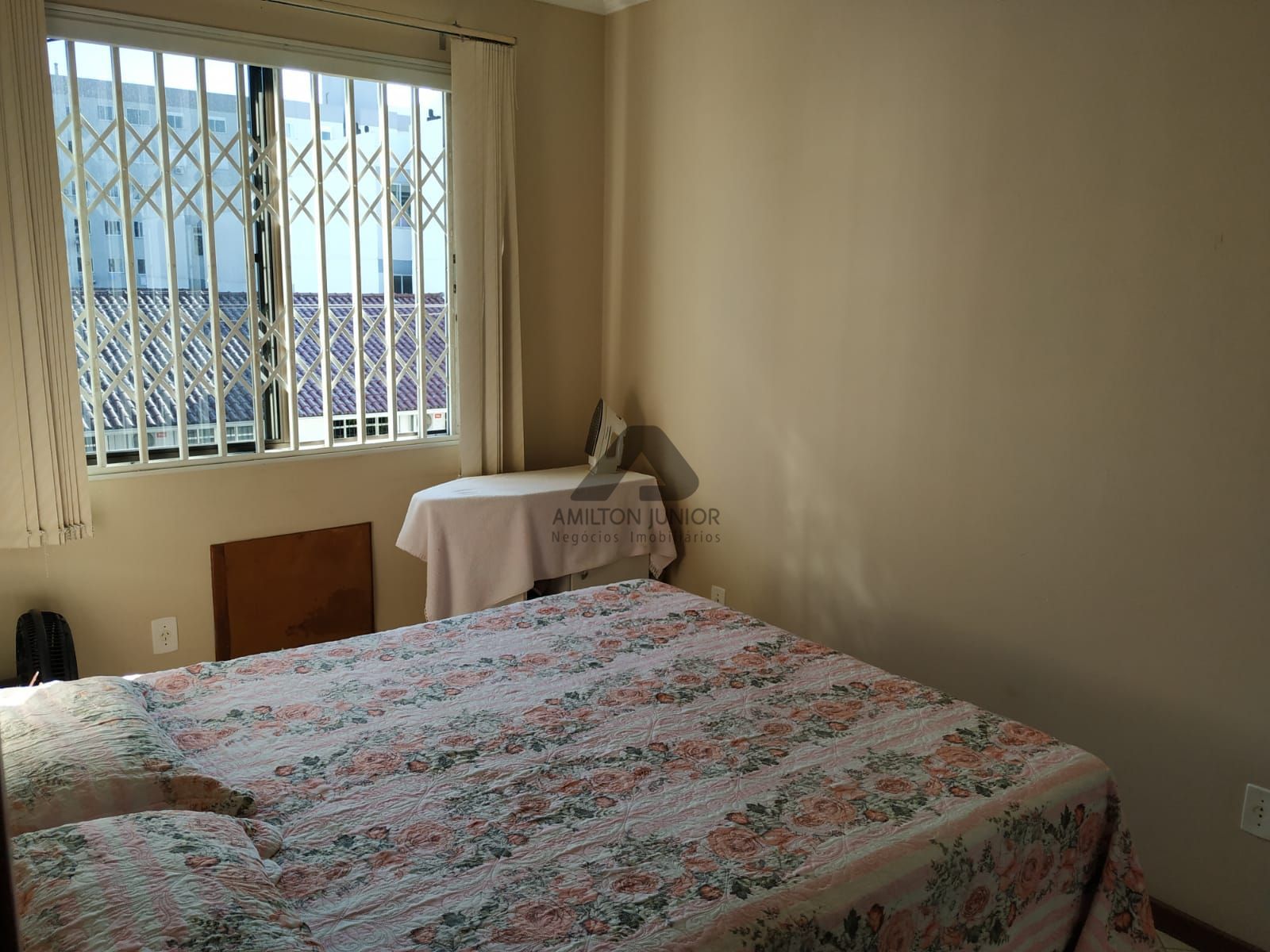 Apartamento à venda com 2 quartos, 75m² - Foto 10