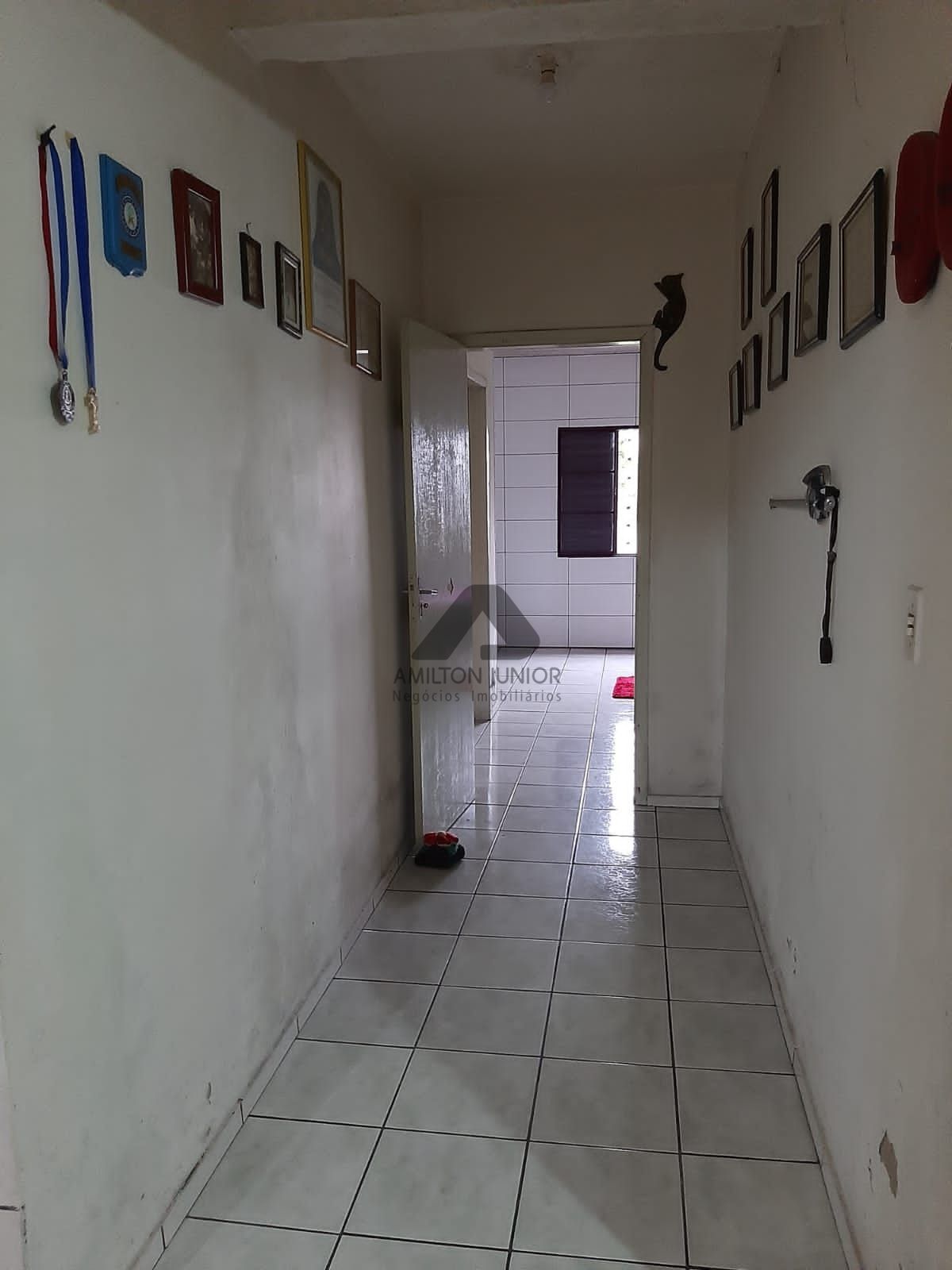 Casa à venda com 3 quartos, 240m² - Foto 4