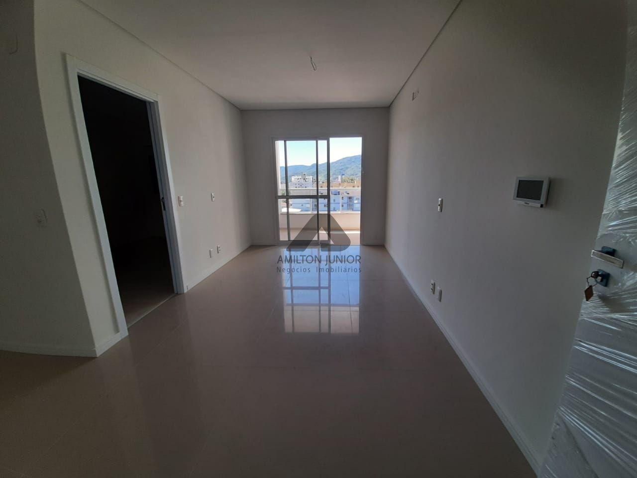 Apartamento à venda com 1 quarto, 38m² - Foto 2