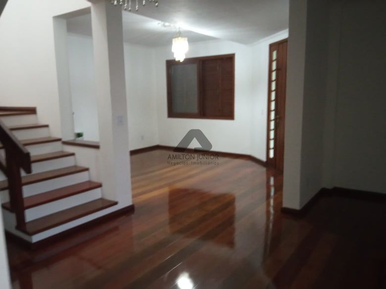 Casa à venda com 3 quartos, 351m² - Foto 8