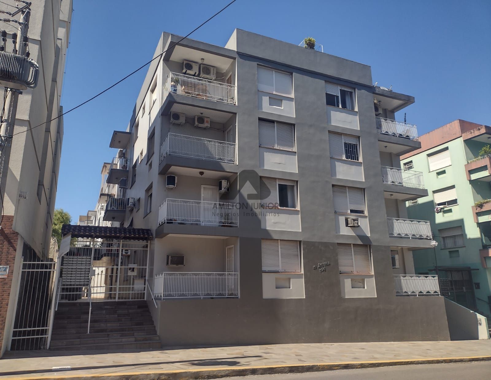 Apartamento à venda com 2 quartos, 80m² - Foto 1