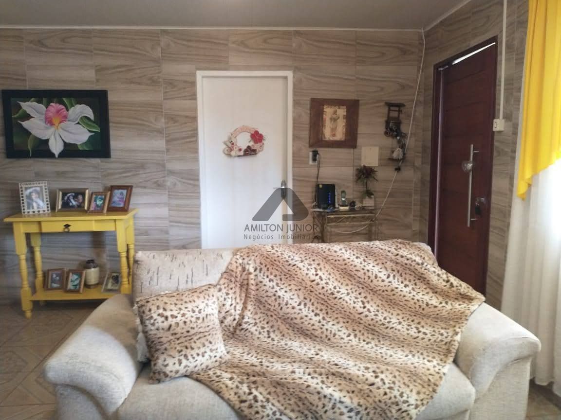 Casa à venda com 3 quartos, 180m² - Foto 2