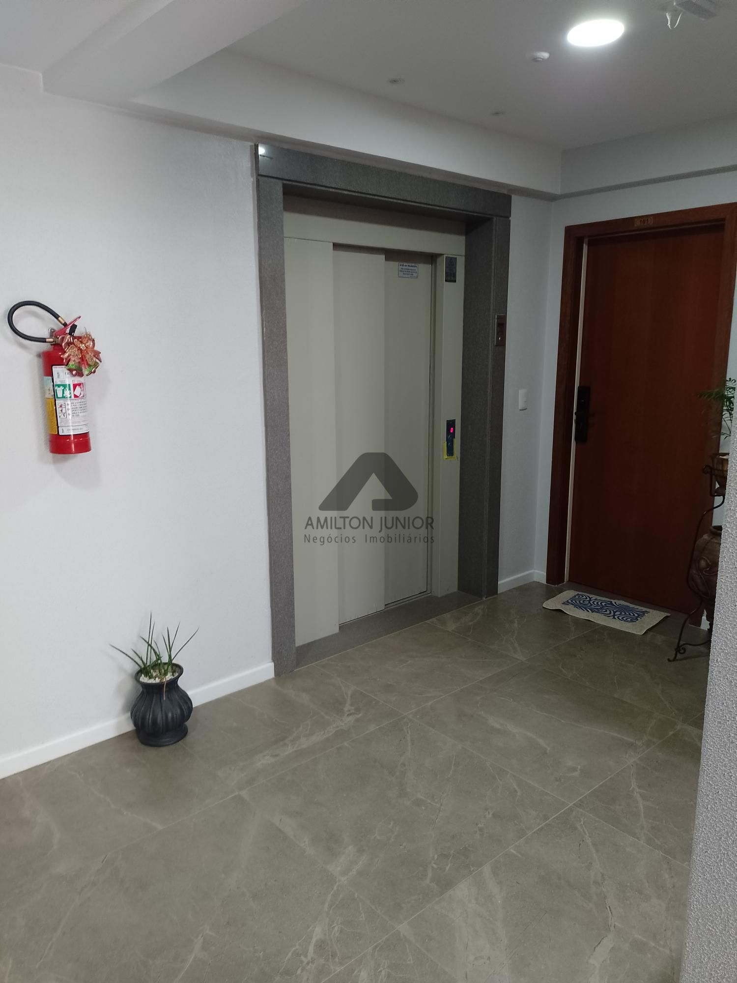 Apartamento à venda com 3 quartos, 117m² - Foto 5