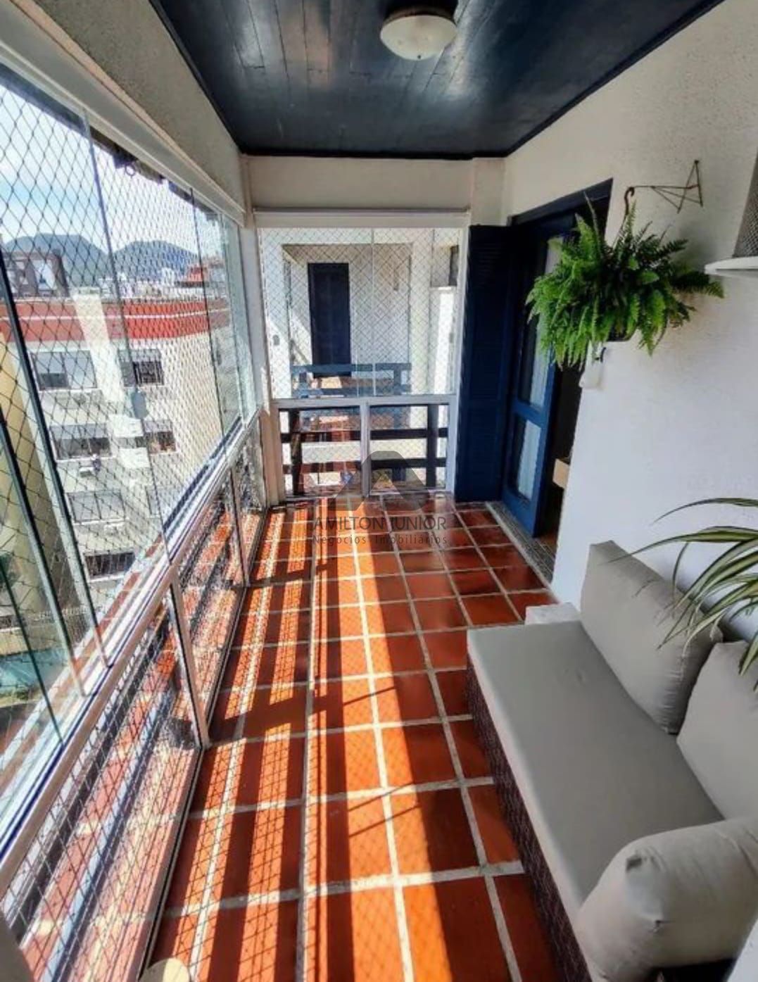 Apartamento à venda com 2 quartos, 100m² - Foto 1